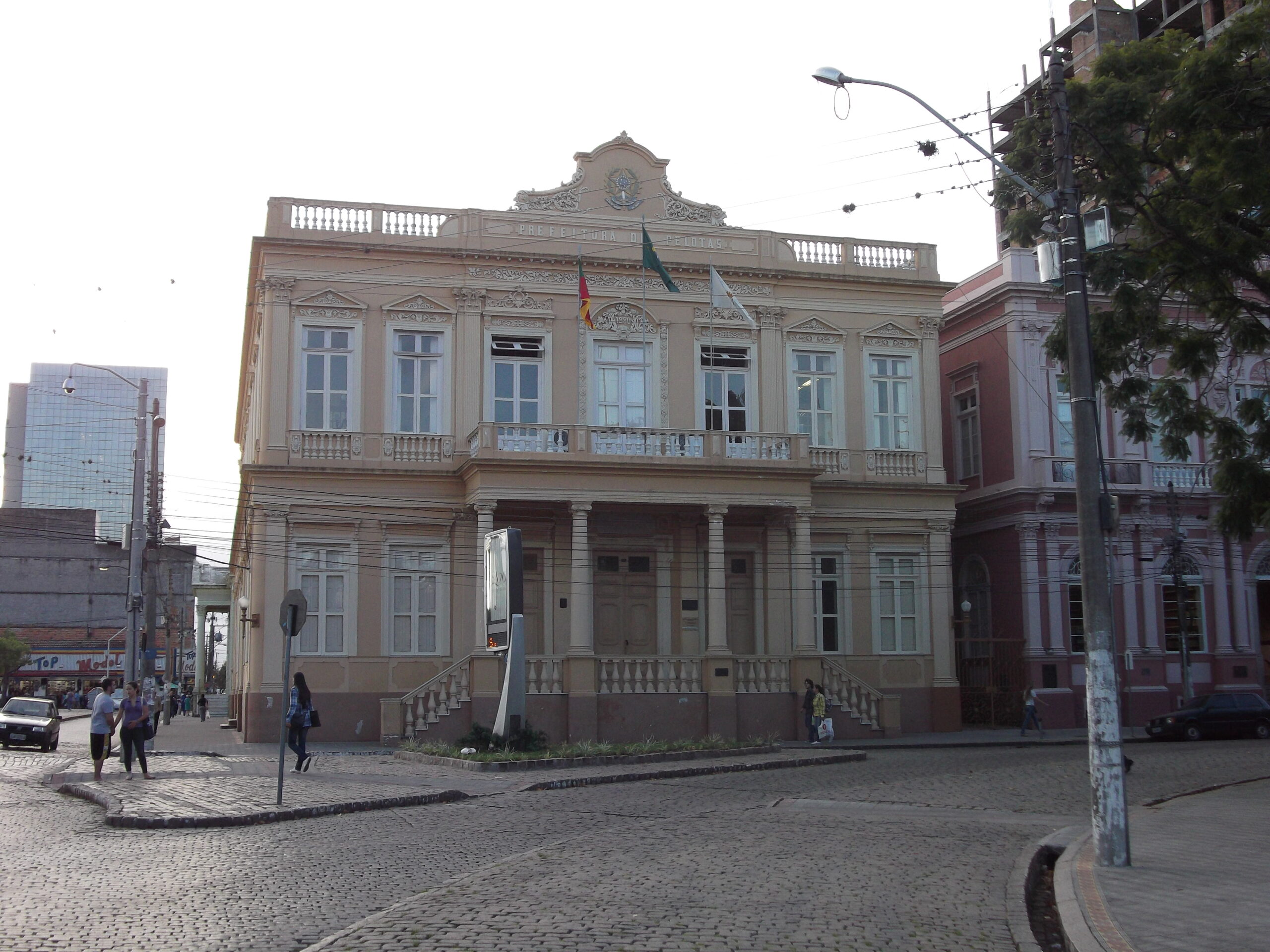 Fachada da Prefeitura de Pelotas, no Rio Grande do Sul, Brasil
