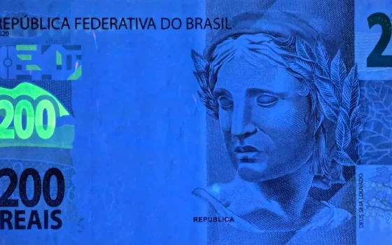 Nota de R$ 200 em imagem de segurança, usada como ilustração de crédito com juros reduzidos