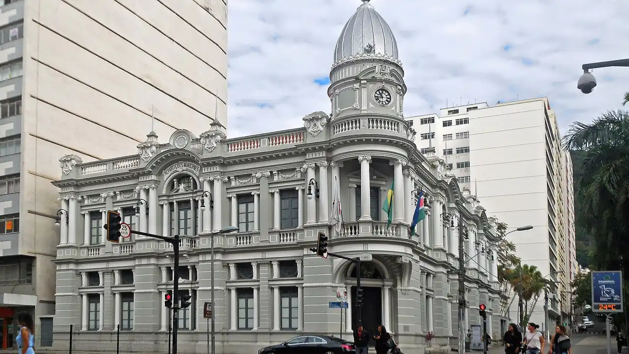 Paço Municipal de Juiz de Fora, uma das cidades alcançadas pela medida.