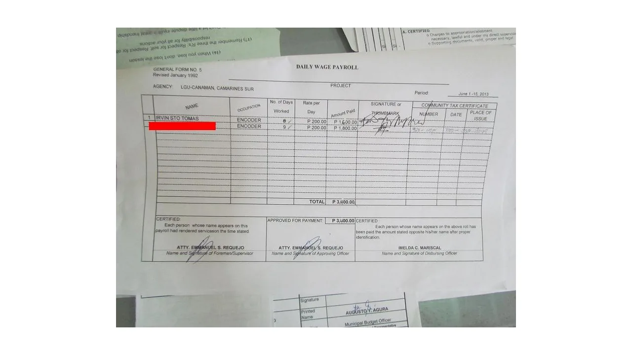 Documento de folha de pagamento com dias trabalhados, valor diário e total